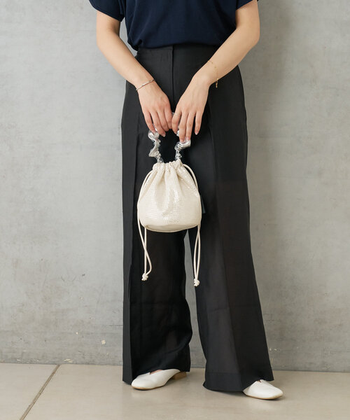 Actually（アクチュアリー）の「スパンコールメッシュミニ巾着バッグ（トートバッグ・レディース・アイボリー/ブラック/シルバー・0）」の6枚目の写真