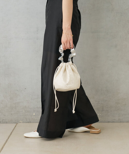 Actually（アクチュアリー）の「スパンコールメッシュミニ巾着バッグ（トートバッグ・レディース・アイボリー/ブラック/シルバー・0）」の7枚目の写真