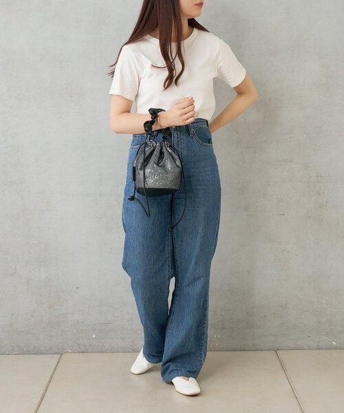 Actually（アクチュアリー）の「スパンコールメッシュミニ巾着バッグ（トートバッグ・レディース・アイボリー/ブラック/シルバー・0）」の13枚目の写真