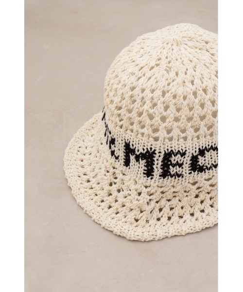 AZUL by moussy（アズールバイマウジー）の「オープンワークニッティングロゴハット（キャップ・レディース・ブラック/ライトベージュ・FREE）」の7枚目の写真