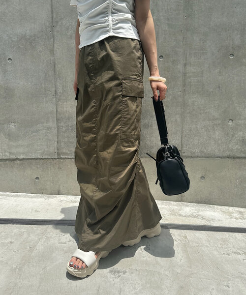 mline（エムライン）の「[mline]ミリタリーカーゴスカート（スカート・レディース・ブラック/カーキ/オフホワイト/チャコールグレー・1/2）」の4枚目の写真