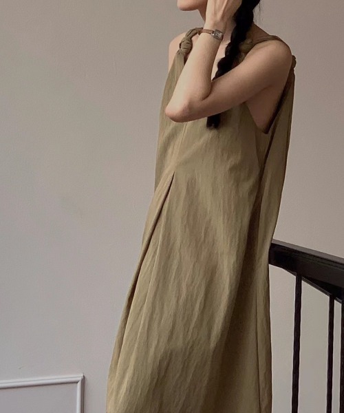 ABITOKYO(アビトーキョー)の「フロントタックVネックキャミワンピース(ワンピース・レディース・ブラック/アイボリー/ベージュ・L/M/XL)」の22枚目の写真
