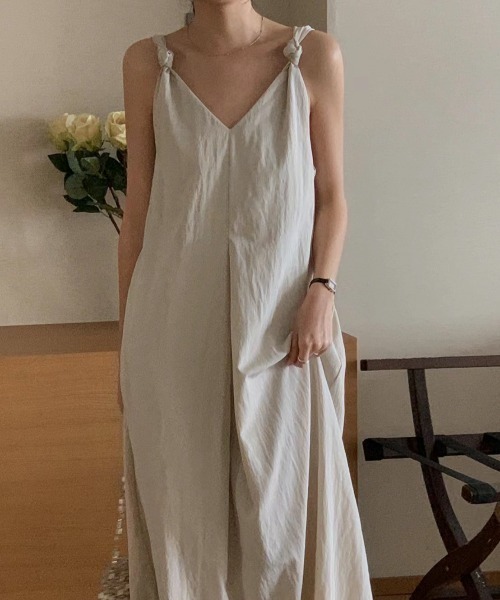 ABITOKYO(アビトーキョー)の「フロントタックVネックキャミワンピース(ワンピース・レディース・ブラック/アイボリー/ベージュ・L/M/XL)」の11枚目の写真