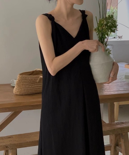 ABITOKYO(アビトーキョー)の「フロントタックVネックキャミワンピース(ワンピース・レディース・ブラック/アイボリー/ベージュ・L/M/XL)」の5枚目の写真