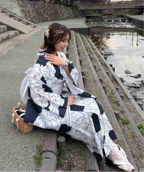 AS KNOW AS plus(アズノゥアズプラス)の「◎アソート花柄浴衣 兵児帯 2点セット【ZOZOTOWN限定アイテム】(浴衣・レディース・ライトグレー系/ホワイト系/アイボリー系/レッド系1/イエロー系1/ブルー系1/グレー系2/レッド系2/ネイビー系2/ブルー系2・FREE)」の6枚目の写真