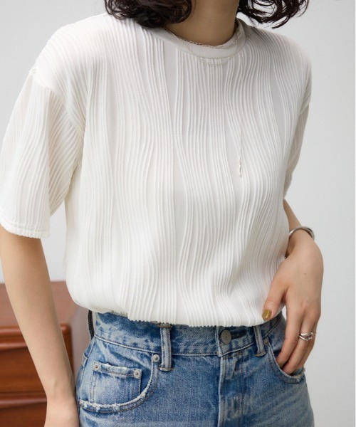 AZUL by moussy(アズールバイマウジー)の「ソリッドテクスチャーTシャツ(Tシャツ/カットソー・レディース・ブラック/オフホワイト/ダークオレンジ/ダークベージュ・SMALL/MEDIUM)」の2枚目の写真