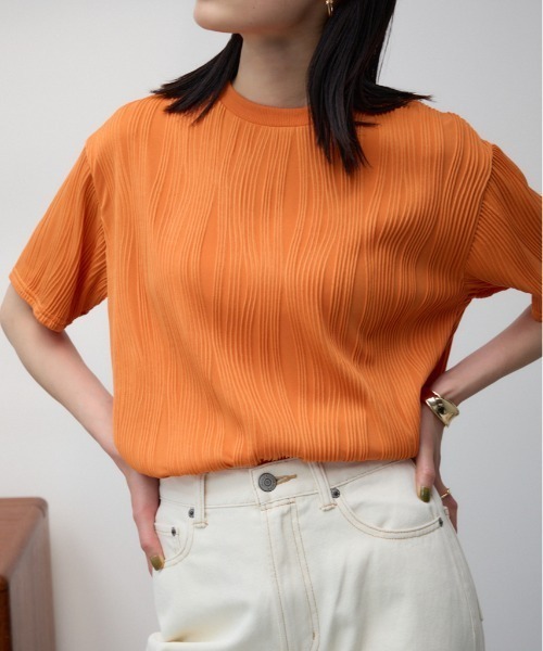 AZUL by moussy(アズールバイマウジー)の「ソリッドテクスチャーTシャツ(Tシャツ/カットソー・レディース・ブラック/オフホワイト/ダークオレンジ/ダークベージュ・SMALL/MEDIUM)」の1枚目の写真
