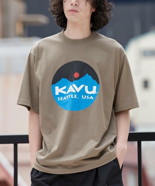 KAVU(カブー)の「KAVU(カブー)別注マウントロゴTシャツ(Tシャツ/カットソー・メンズ・ホワイト/ダークグレー/ベージュ・M/L/XL)」の1枚目の写真