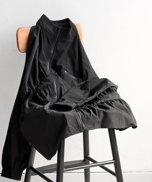antiqua(アンティカ)の「ギャザーデザインジャケット(ブルゾン・レディース・ブラック・ONESIZE)」の11枚目の写真