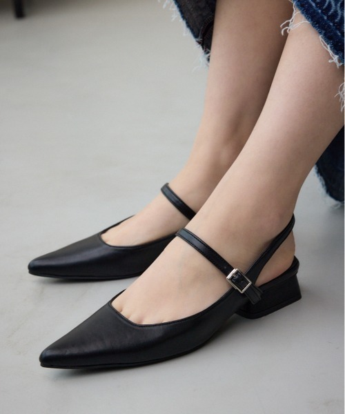 AZUL by moussy(アズールバイマウジー)の「インテッドスリングバックサンダル(サンダル・レディース・ブラック/シルバー・SMALL/MEDIUM/LARGE)」の2枚目の写真