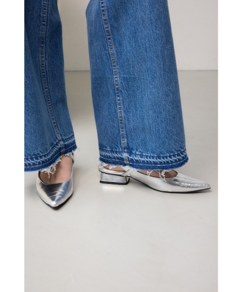 AZUL by moussy(アズールバイマウジー)の「インテッドスリングバックサンダル(サンダル・レディース・ブラック/シルバー・SMALL/MEDIUM/LARGE)」の4枚目の写真