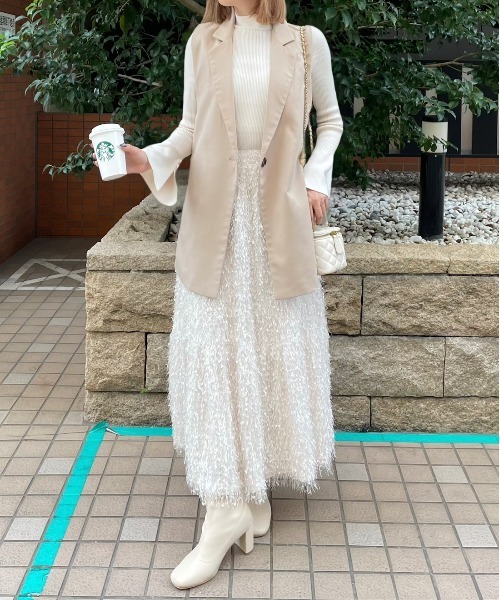 clear（クリア）の「【低身長用サイズ有】フリンジフレアスカート [高見え 大人カジュアル オケージョン]≪再入荷≫（スカート・レディース・アイボリー/グレイッシュベージュ/ピンクベージュ・F/XS）」の2枚目の写真