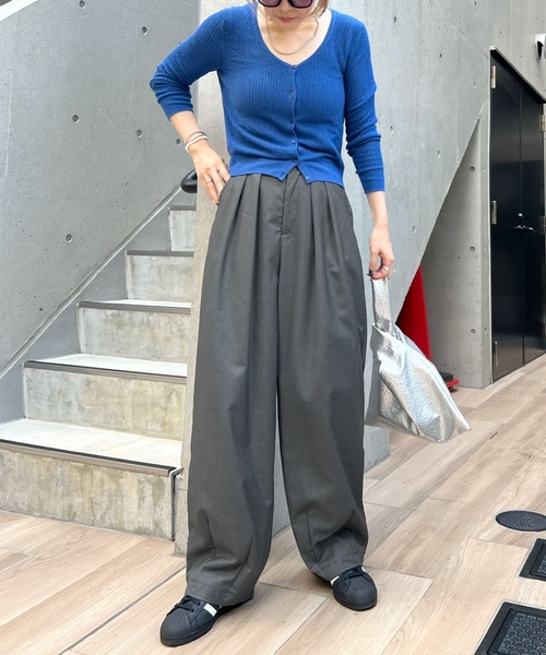 ABYS(アビス)の「ツータックワイドカーブスラックス(スラックス・レディース・グレー/ブラック・LARGE/MEDIUM)」の6枚目の写真