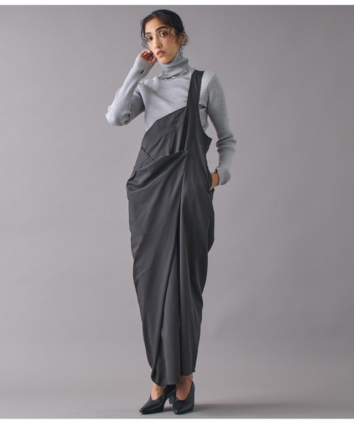 Settimissimo（セッティミッシモ）の「ワンショルダードレープデザインオールインワン（サロペット/オーバーオール・レディース・ブラック/グレー・FREE）」の5枚目の写真