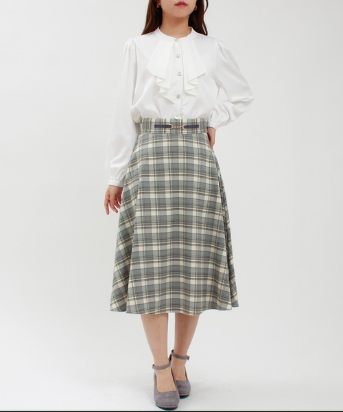 ASTORIA ODIER（アストリアオディール）の「とろみフリルブラウス（シャツ/ブラウス・レディース・ピンクベージュ/ブルーグリーン/ホワイト/ベージュ/グレイッシュベージュ/ネイビー・SMALL/MEDIUM）」の17枚目の写真