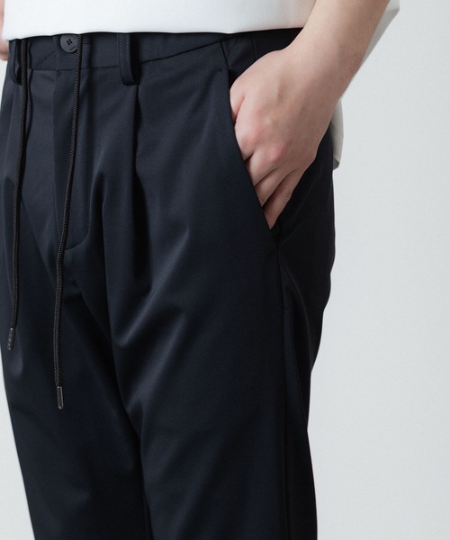 ATTACHMENT(アタッチメント)の「【 直営店・ZOZOTOWN限定 】ルカマットツイスト レギュラーフィット イージートラウザーズ / LUCA MATTE TWIST REGULAR FIT EAST TROUSERS(スラックス・メンズ・ブラック/ダークカーキ/ネイビー・1/2/3)」の8枚目の写真