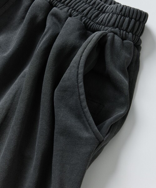 FREAK'S STORE(フリークスストア)の「MR HEARTS/ミスターハーツ 限定展開 MR HEARTS/ミスターハーツ WIDE SILHOUETTE SIDE LINE SWEAT PANTS(スウェットパンツ・メンズ・ブラウン/ネイビー/ブラック・SMALL/MEDIUM/LARGE)」の7枚目の写真