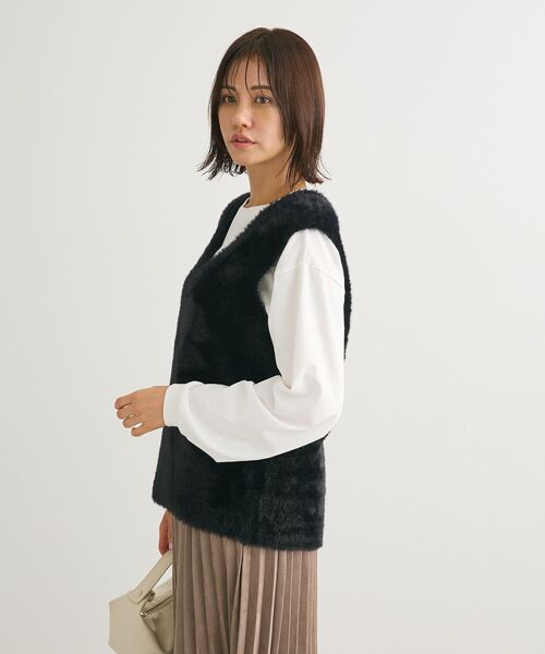 Green　Parks（グリーンパークス）の「シャギーVネックニットベスト（ベスト・レディース・ブラック/ホワイト系その他2/グレー・FREE）」の8枚目の写真