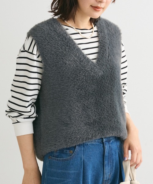Green　Parks（グリーンパークス）の「シャギーVネックニットベスト（ベスト・レディース・ブラック/ホワイト系その他2/グレー・FREE）」の3枚目の写真
