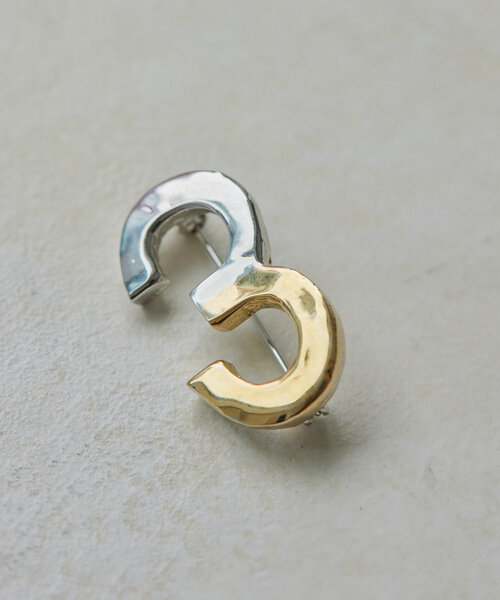 ear PAPILLONNER(イアパピヨネ)の「【beq Pettina(ベック ペティーナ)】ナンバーズブローチ(ブローチ/コサージュ・レディース・シルバー系その他/シルバー/シルバー系その他2・FREE)」の2枚目の写真