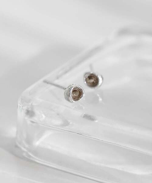 ANEMONE（アネモネ）の「メタルフレーム天然石ピアス[silver925]（ピアス（両耳用）・レディース・クリア/ブラウン/ブラック・FREE）」の11枚目の写真