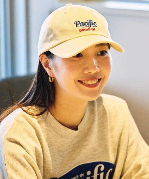 FREAK'S STORE(フリークスストア)の「限定展開 Pacific Drive IN×FREAK'S STORE/パシフィックドライブイン 別注 ワンポイント刺繍 ベースボールキャップ(キャップ・メンズ・ブラック/チャコールグレー/ネイビー/ベージュ・フリ-)」の13枚目の写真