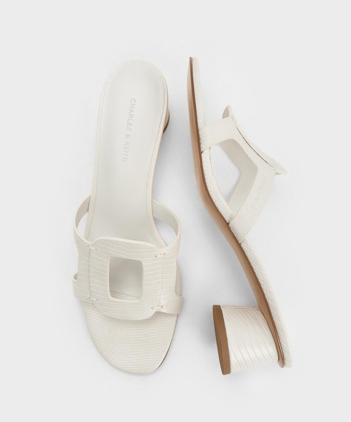 CHARLES & KEITH（チャールズ & キース）の「Easley イーズリー クロックエフェクトカットアウトヒールサンダル（サンダル・レディース・ブラック系その他4/ブラック/オフホワイト/ホワイト系その他3/ライラック/クリアブラウン/ブラウン系その他3・23cm/22.5cm/23.5cm/22cm/25.5cm/25cm/24.5cm）」の17枚目の写真