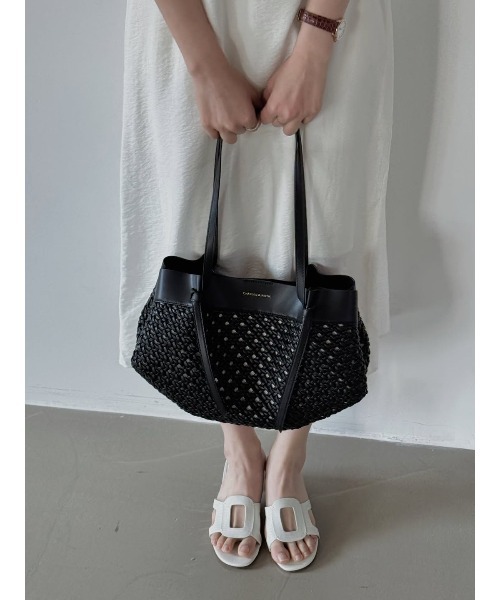 CHARLES & KEITH(チャールズ & キース)の「Easley イーズリー クロックエフェクトカットアウトヒールサンダル(サンダル・レディース・ブラック系その他4/ブラック/オフホワイト/ホワイト系その他3/ライラック/クリアブラウン/ブラウン系その他3・23cm/22.5cm/23.5cm/22cm/25.5cm/25cm/24.5cm)」の9枚目の写真