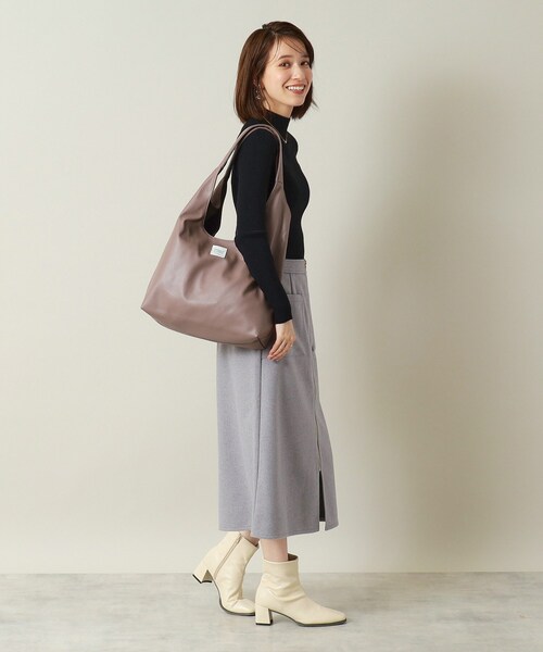 ITS'DEMO（イッツデモ）の「◆【通勤に／A4対応】パッチ付きラウンドトート（トートバッグ・レディース・シルバー/ブラック/ナチュラル/ブロンズ・00）」の10枚目の写真