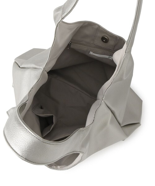 ITS'DEMO（イッツデモ）の「◆【通勤に／A4対応】パッチ付きラウンドトート（トートバッグ・レディース・シルバー/ブラック/ナチュラル/ブロンズ・00）」の21枚目の写真