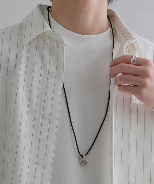 epnok(エプノック)の「ロングレザーコードネックレス(ネックレス・メンズ・ブラック・FREE)」の1枚目の写真