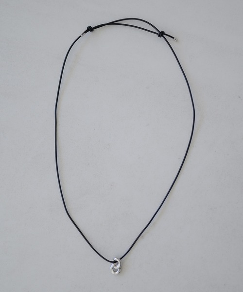 epnok(エプノック)の「ロングレザーコードネックレス(ネックレス・メンズ・ブラック・FREE)」の4枚目の写真