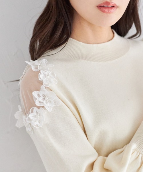 tocco closet（トッコ クローゼット）の「立体フラワーモチーフ付き