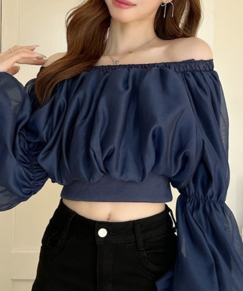 Ada.(エイダ)の「シフォン ふんわり オフショル クロップド トップス(シャツ/ブラウス・レディース・ホワイト/ベージュ/ブラック/ネイビー/グレー/イエロー・M)」の2枚目の写真