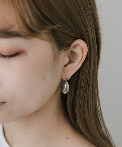 SMELLY（スメリー）の「ステンレスプランプフープピアス（ピアス（両耳用）・レディース・シルバー・-）」の2枚目の写真