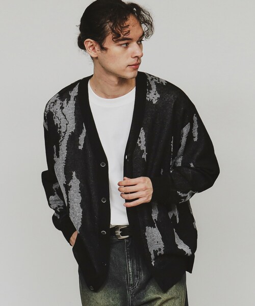 tk.TAKEO KIKUCHI（ティーケータケオキクチ）の「アブストラクトシアーカーディガン（カーディガン/ボレロ・メンズ・ブラック系4/ホワイト系5・03/02）」の2枚目の写真