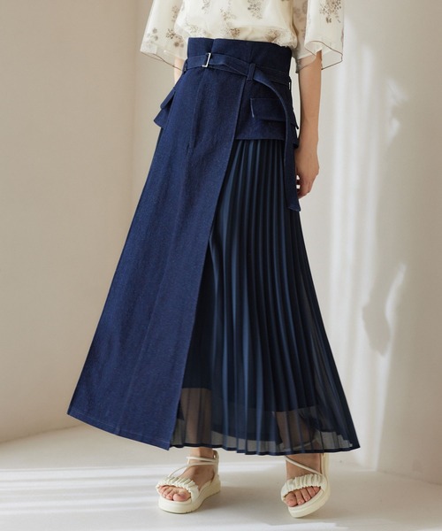 mysty woman(ミスティウーマン)の「異素材プリーツレイヤースカート 320386(スカート・レディース・ブラック/ネイビー・FREE)」の2枚目の写真