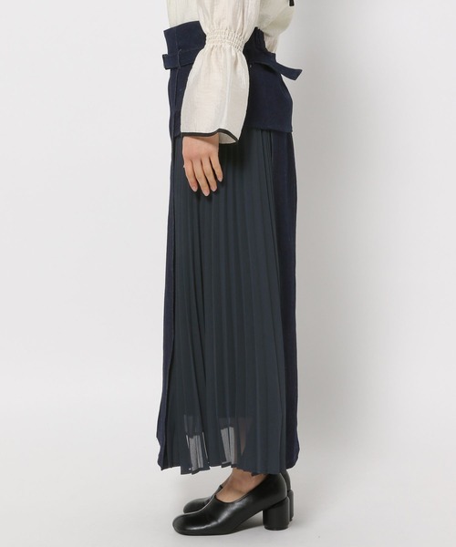 mysty woman(ミスティウーマン)の「異素材プリーツレイヤースカート 320386(スカート・レディース・ブラック/ネイビー・FREE)」の7枚目の写真