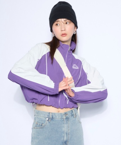 Kappa(カッパ)の「ショート丈 ナイロントラックジャケット(ナイロンジャケット・レディース・パープル/ブラック・SMALL/MEDIUM/LARGE)」の2枚目の写真