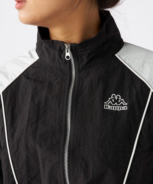 Kappa(カッパ)の「ショート丈 ナイロントラックジャケット(ナイロンジャケット・レディース・パープル/ブラック・SMALL/MEDIUM/LARGE)」の6枚目の写真