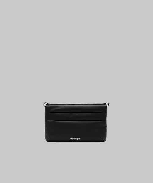 Topologie(トポロジー)の「Flat Sacoche Small フラットサコッシュ【バッグ単体】(ショルダーバッグ・レディース・ブラック/レッド/ホワイト/ゴールド/シルバー/ブラック系その他/ダークブルー/レッド系その他/グリーン系その他・ONE SIZE)」の4枚目の写真