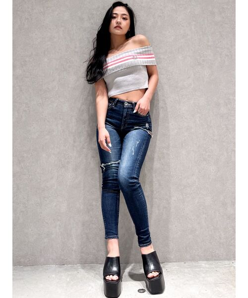 GYDA(ジェイダ)の「SymmetryGYDAオフショルニットトップス(Tシャツ/カットソー・レディース・グレー/オフホワイト/ブラック・FREE)」の13枚目の写真