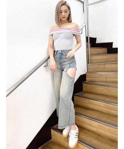 GYDA(ジェイダ)の「SymmetryGYDAオフショルニットトップス(Tシャツ/カットソー・レディース・グレー/オフホワイト/ブラック・FREE)」の14枚目の写真