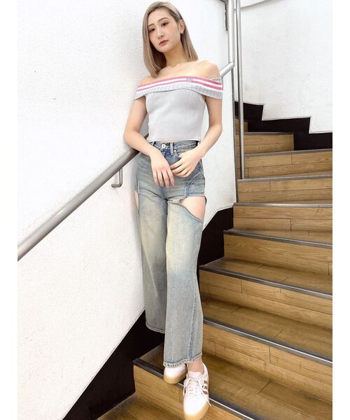 GYDA(ジェイダ)の「SymmetryGYDAオフショルニットトップス(Tシャツ/カットソー・レディース・グレー/オフホワイト/ブラック・FREE)」の15枚目の写真