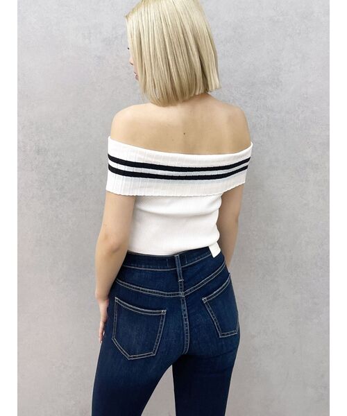 GYDA(ジェイダ)の「SymmetryGYDAオフショルニットトップス(Tシャツ/カットソー・レディース・グレー/オフホワイト/ブラック・FREE)」の17枚目の写真
