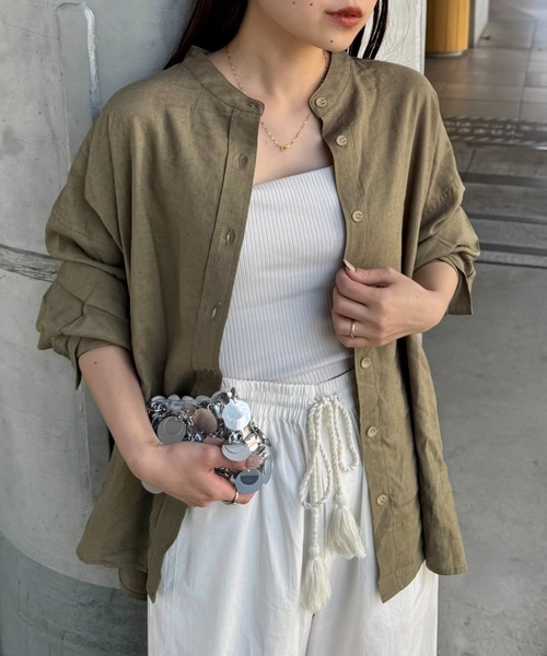 CIAOPANIC TYPY（チャオパニックティピー）の「【冷房・日焼け対策/ロングセラー】リネンレーヨンバンドカラーシャツ（シャツ/ブラウス・レディース・ピンク/カーキ/ベージュ/イエロー/ネイビー/チャコールグレー/ホワイト/レッド・ONE SIZE）」の4枚目の写真