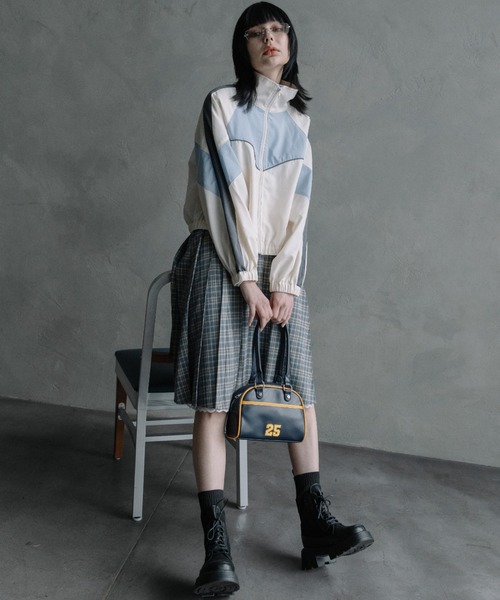 FOREVER 21（フォーエバー トゥエンティーワン）の「【2025SS】レースドッキングミディスカート（スカート・レディース・グリーン/ブルー/チャコールグレー/ベージュ/ネイビー・SMALL/MEDIUM）」の6枚目の写真