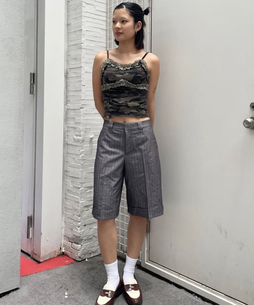 Oriens JOURNAL STANDARD（オリエンス ジャーナルスタンダード）の「ストライプハーフ スラックスパンツ（その他パンツ・レディース・ネイビー/グレー・38/36）」の4枚目の写真