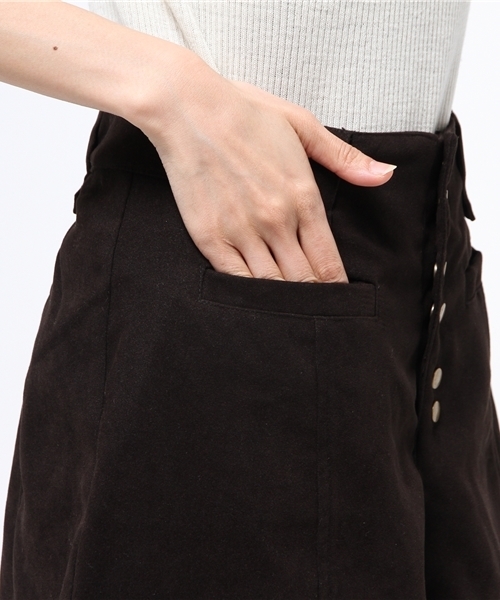 mystic(ミスティック)の「【mystic】フェイクスエードショートパンツ(その他パンツ・レディース・ブラック/グレー/キャメル・1/2)」の9枚目の写真