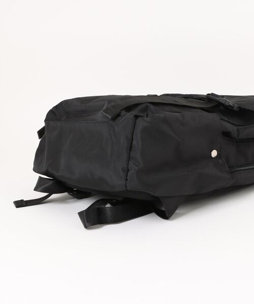 SPINNS(スピンズ)の「ナイロンフラップバッグ/リュック/2ベルト(ショルダーバッグ・メンズ・ブラック・ONESIZE)」の3枚目の写真